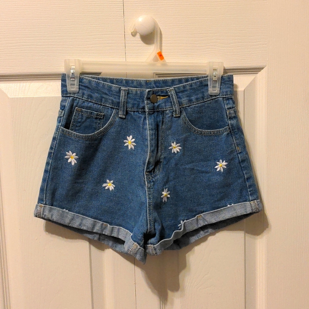 SHEIN Daisy Floral Embroidery Denim Shorts